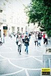 Флешмоб " Winter in Summer" в Баку  - в летнюю жару в зимней одежде (фотосессия)